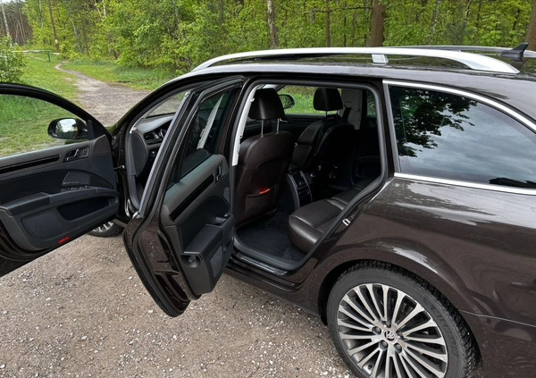 Skoda Superb cena 59000 przebieg: 300000, rok produkcji 2014 z Warszawa małe 277